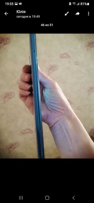 продам смартфон samsung гелакси A 50 в очень хорошем состояни 6/128