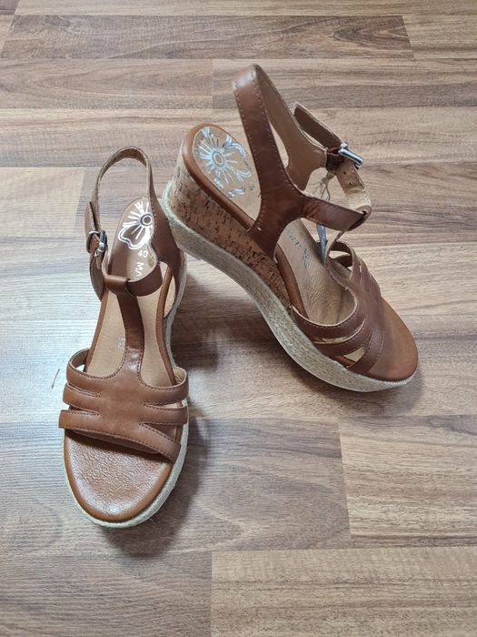 Marco Tozzi sandały na koturnie skórzane Brązowe rozmiar 40