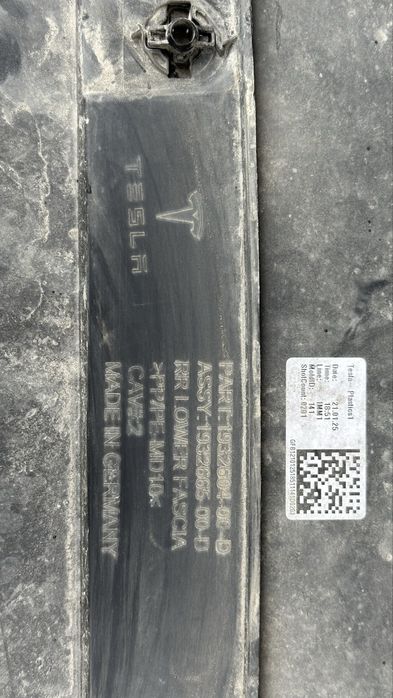 Губа заднього бампера Tesla Model Y Juniper (1932604-00-D)