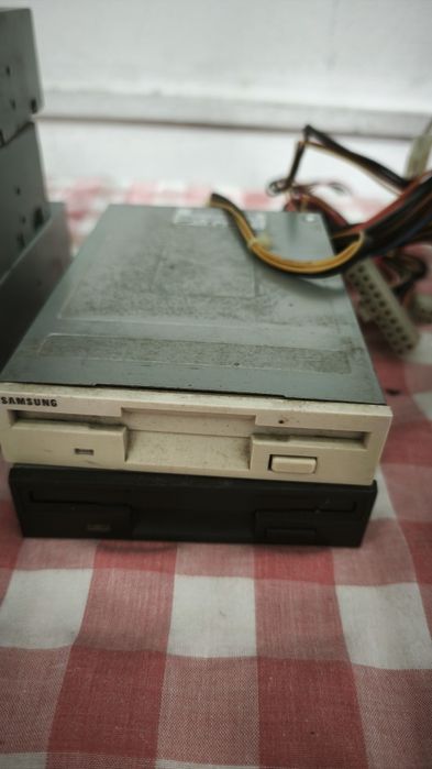 Computer equipment lot64171269100803122