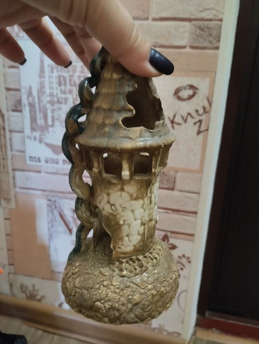Замок для аквариума