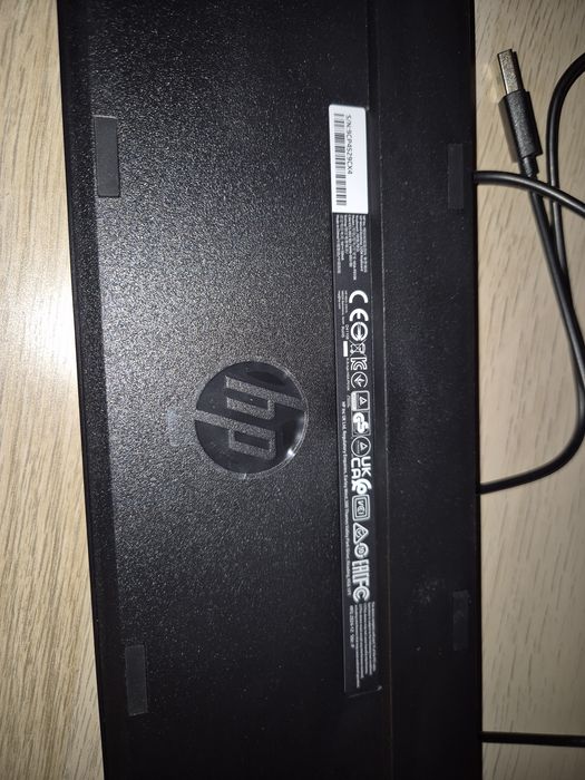 Klawiatura HP 320K USB slim pełna numeryczna czarna A42