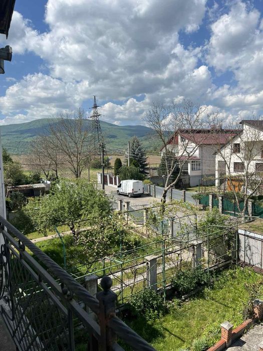 Продаж великого будинку в Сваляві
