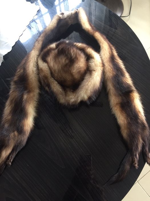 Czapka i kołnierz skóra natural.