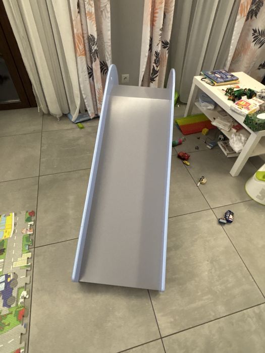 Zjeżdżalnia dla dziecka