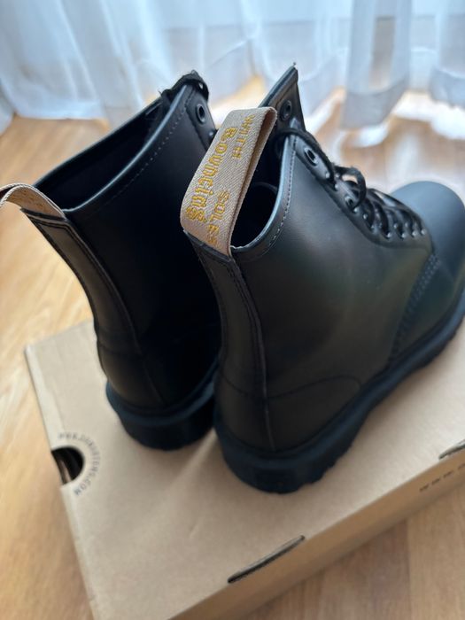 Czarne martensy vegan