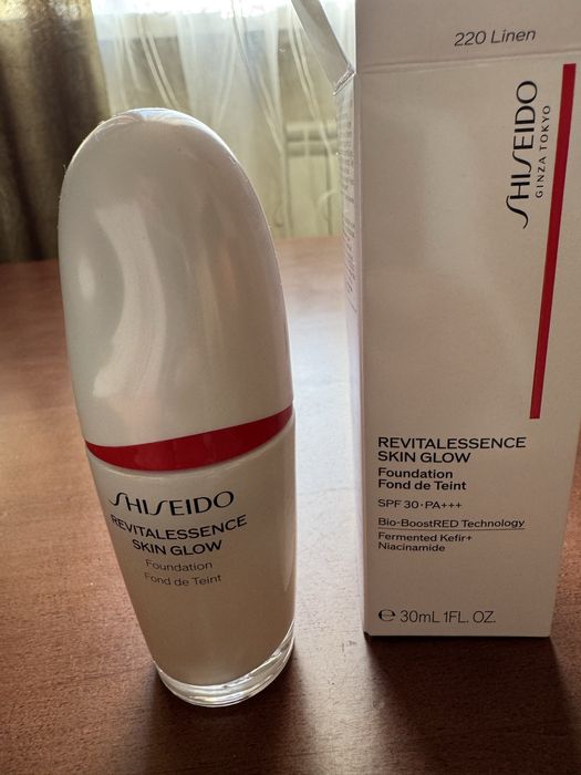 Shiseido Revitalessence Skin Glow Foundation SPF 30 PA+++