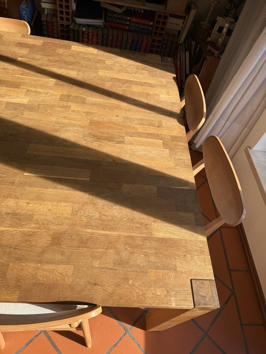 Mesa de madeira maciça
