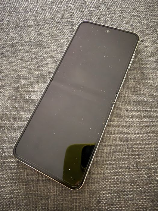 Samsung Galaxy Z Flip5 256GB – Garantia + Carregador