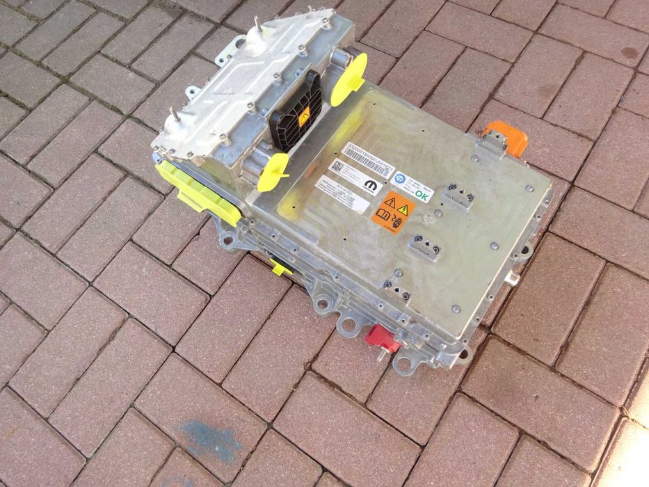 Falownik inwerter przetwornica Fiat 500E MODUŁ ŁADOWARKA P46356039