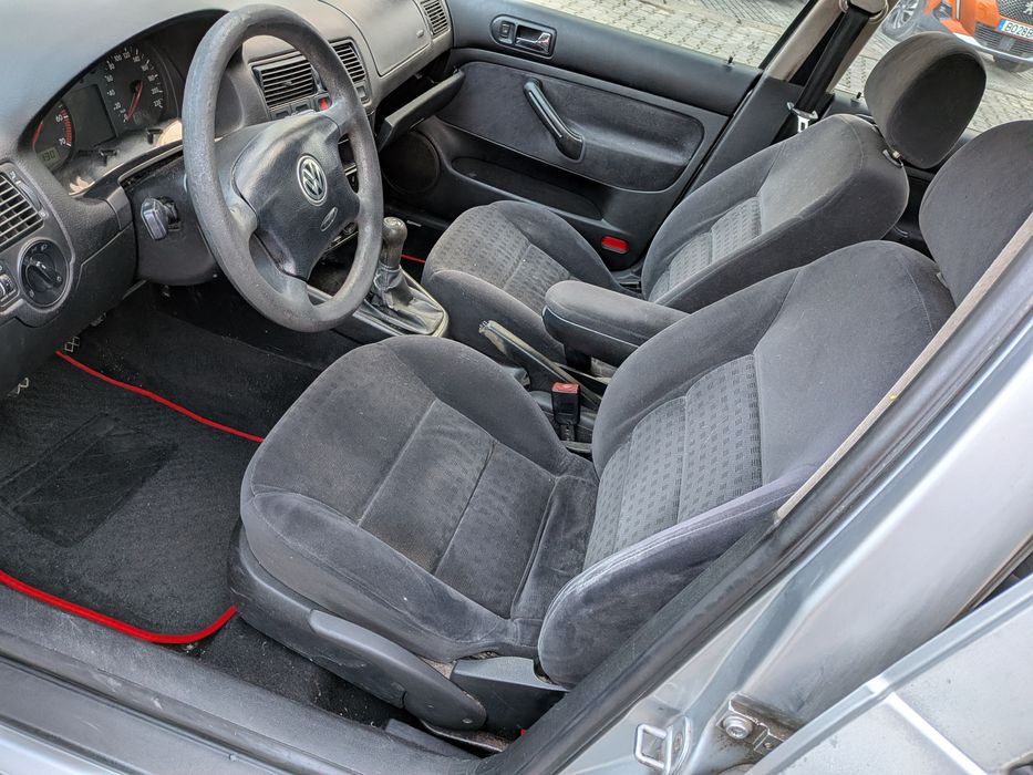 Volkswagen Golf IV 1.4 i Confortline 01