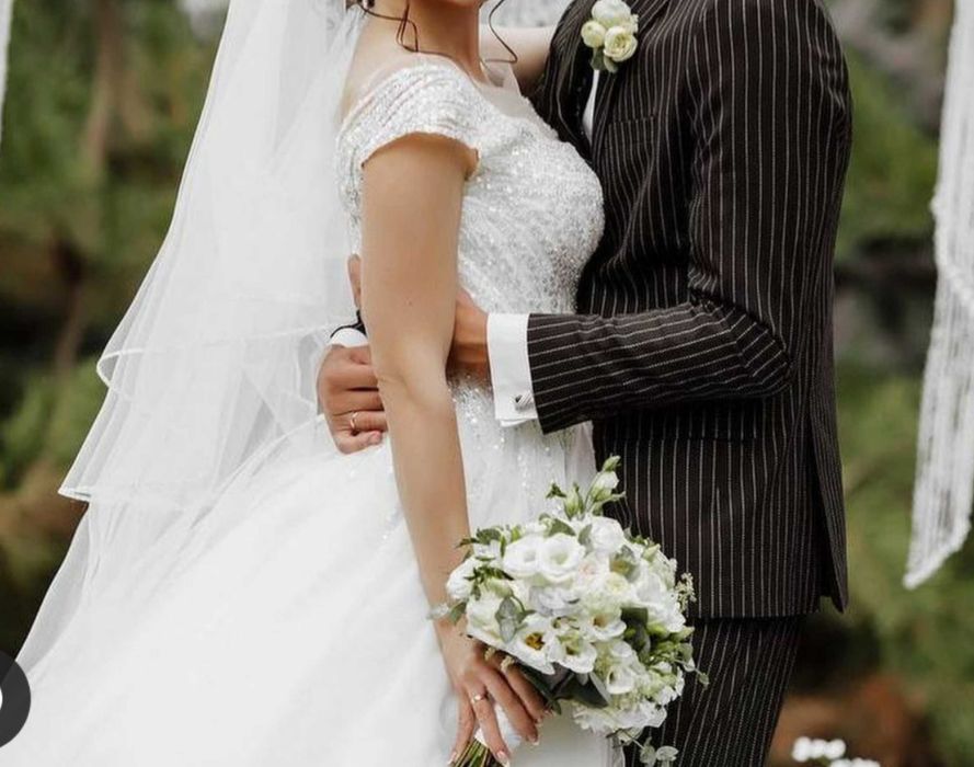 Продам шикарное свадебное платье, покупали в салоне