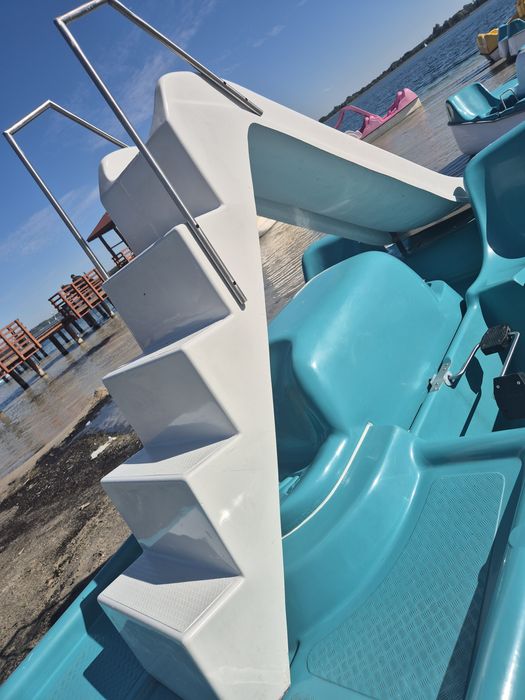 Rower wodny platforma ze zjeżdżalnią  6cio osobowy Producent