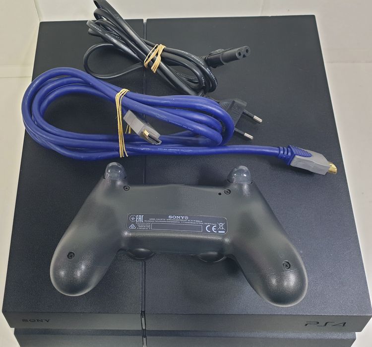 Sony PlayStation 4 (model CUH-1216A)