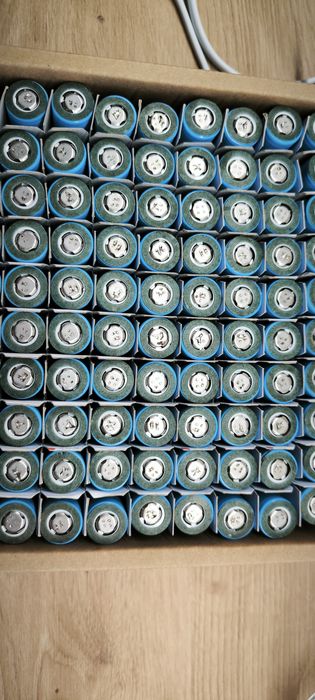 Pilhas  ICR 18650/26V litio 2550mA 7.6A     ( nota: É uma pilha pesada, não é uma pilha leve comprada em  sites chineses)