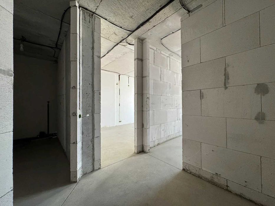 Здана! Однокімнатна з чорновими роботами. Вигідно!