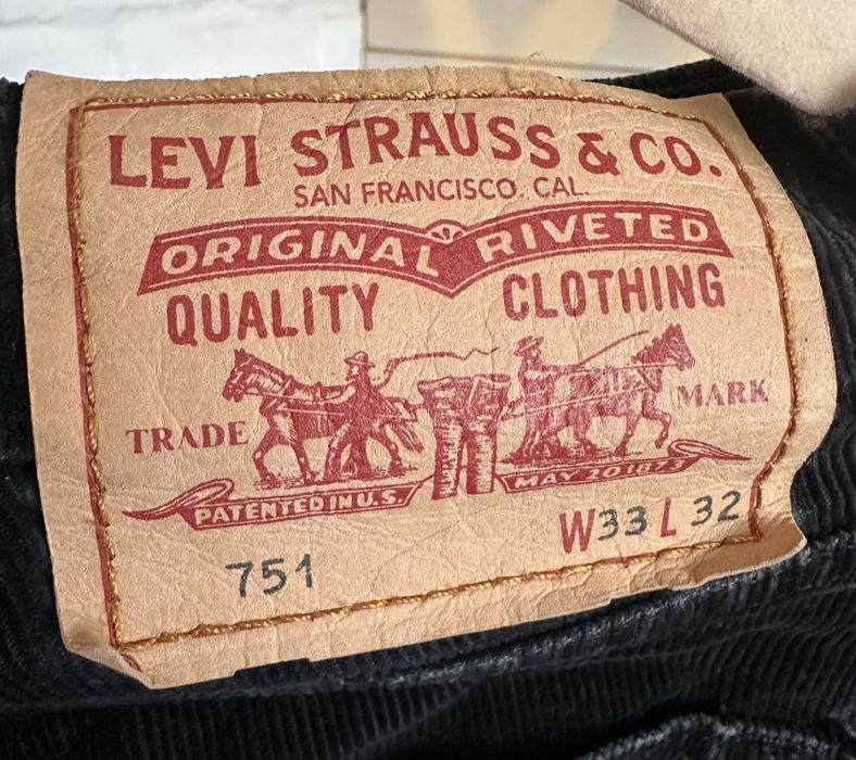 Чорні вельветові джинси Levi’s 751