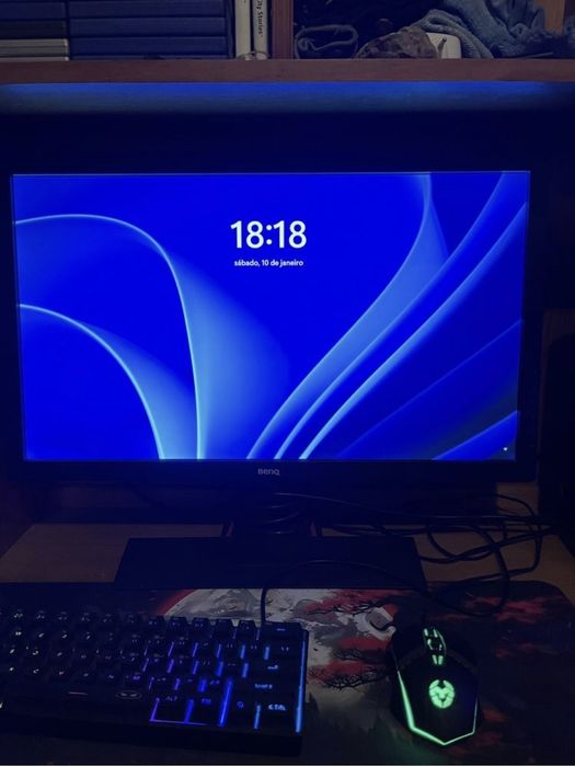 Pc Intermideario com monitor