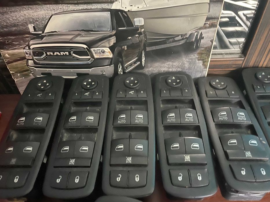 Dodge Ram 1500  IV.Przełącznik,włącznik  panel szyb,lusterek przód