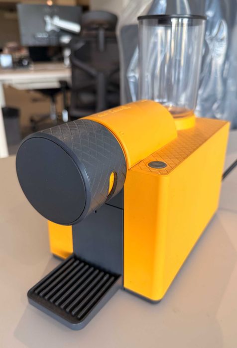 Maquina de Café Delta Qlip Amarela