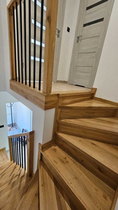 Stopnie drewniane dębowe / trepy / schody/ parapety /  MONTAŻ