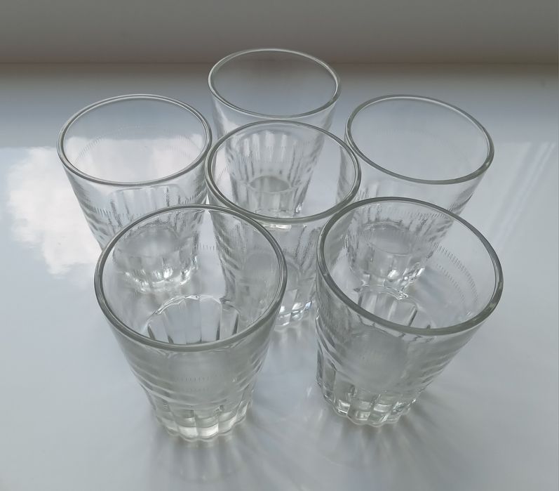 Чашки, салатницы, соусники, стопки.