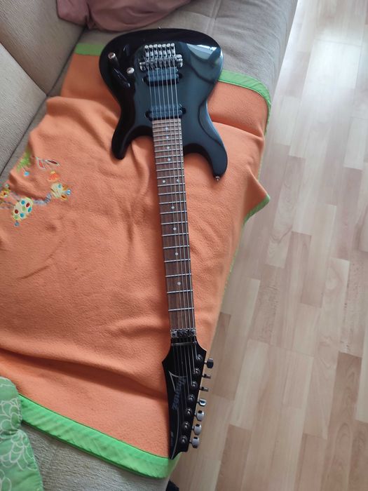 Gitara elektryczna Ibanez S7320 - siedem strun