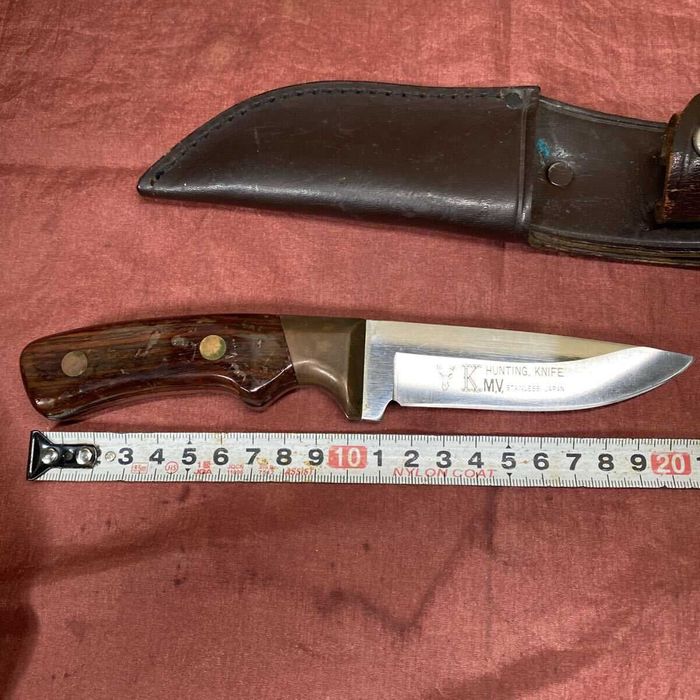 Охотничий нож K.M.V. Hunting Knife, Stainless Japan, кожаный чехол — винтаж