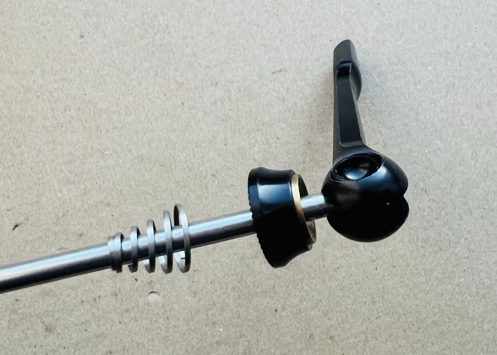 Szybkozamykacz SRAM Zacisk Tylnego Koła Piasta QR oś Alu lekki 45g