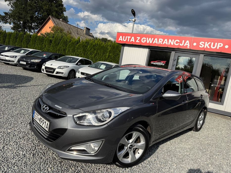 Hyundai i40 Klimatronic, Podgrzewane fotele, Hak, Centralny zamek, Światła LED