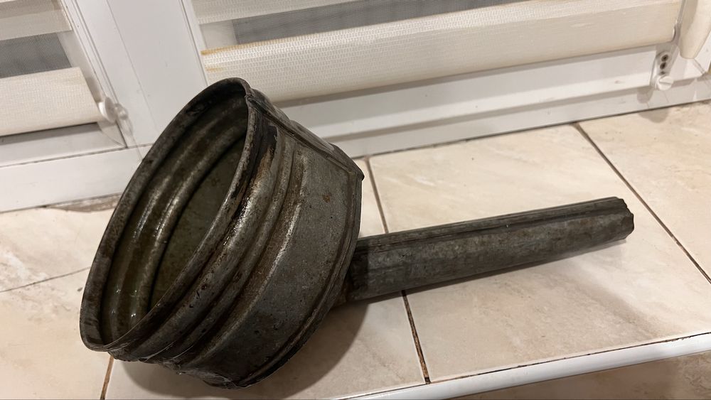 Лійка для палива з сіточкою