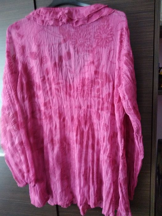 Sprzedam bluzkę z długimi rękawem