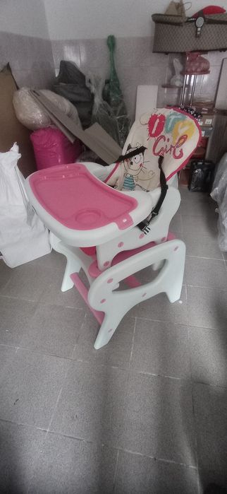 Годувальний столик