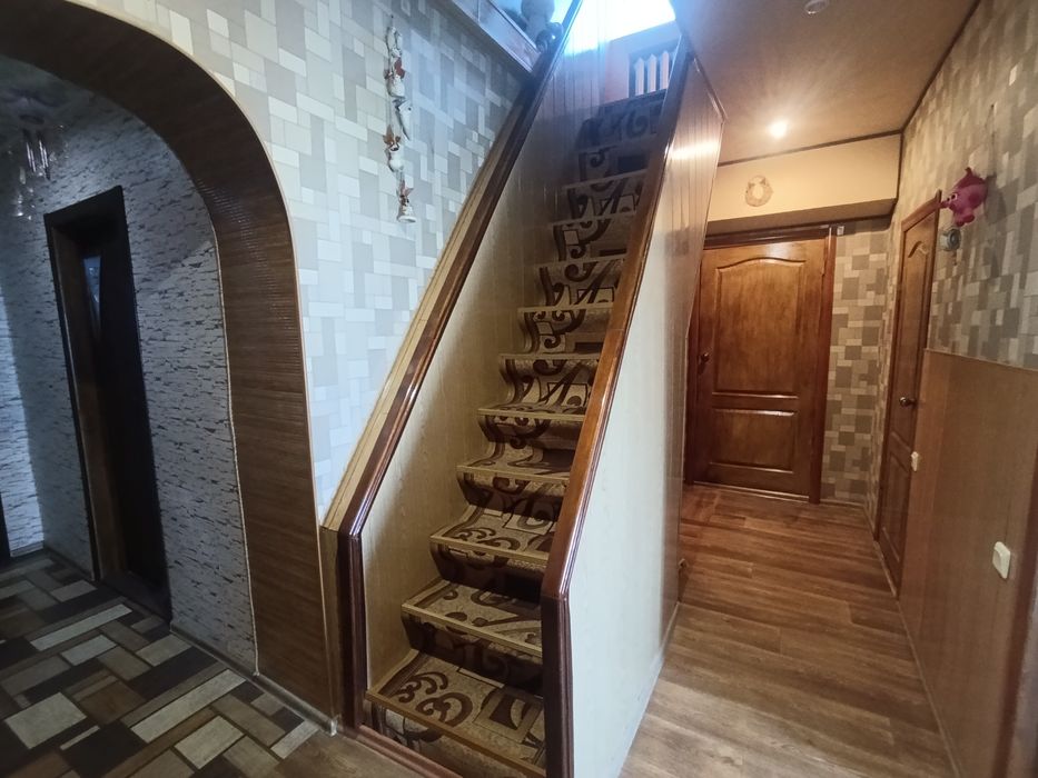 Оренда будинку 2 поверхи,Шевч.р-н (можливо 2 родини)