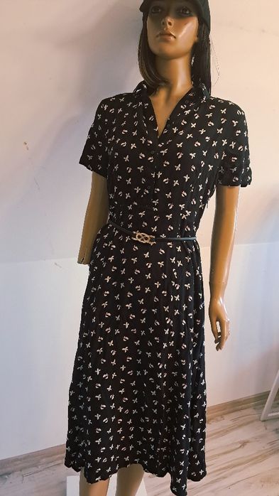 Sukienka czarna w biało różowe kwiatki wiskoza