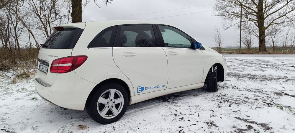 Mercedes-Benz B250e