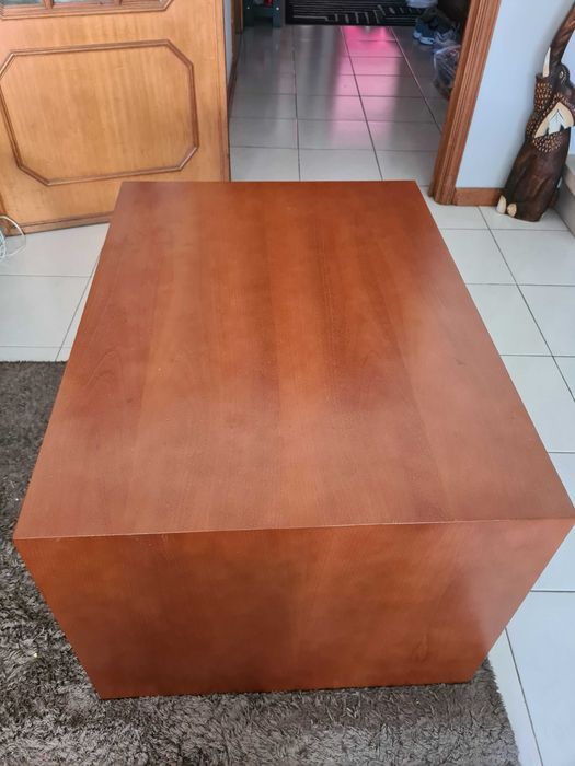 Mesa de centro em madeira