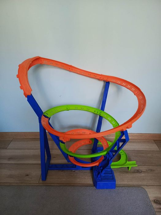 Zestaw dwóch torów Hot Wheels: