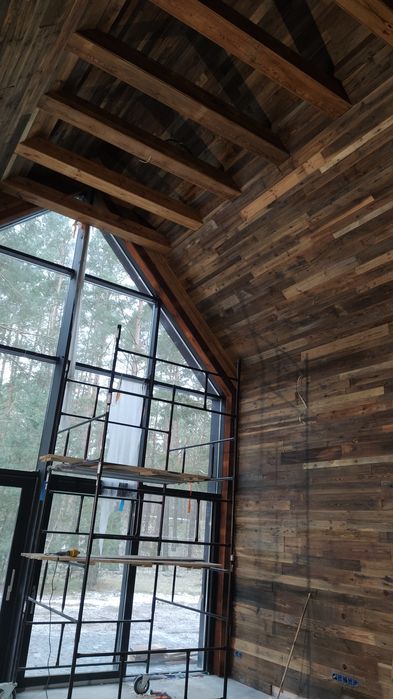 Stare deski rustykalne na ściane drewno z historią z rozbiórki stodoły