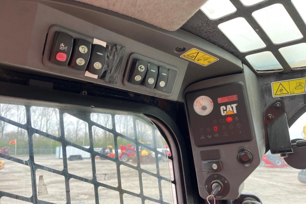 CAT 299C Pá Carregadora de Rastos Excelente Com Apenas 920 Horas ###OPORTUNIDADE###