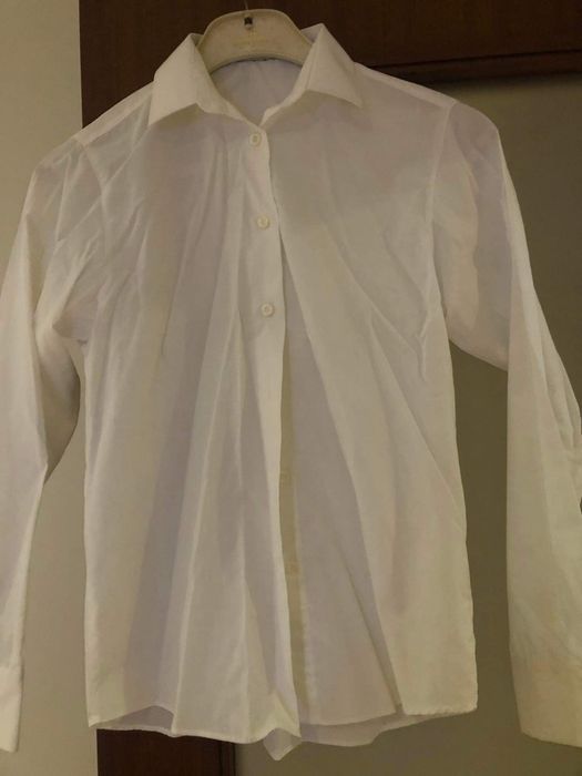 Traje académico feminino