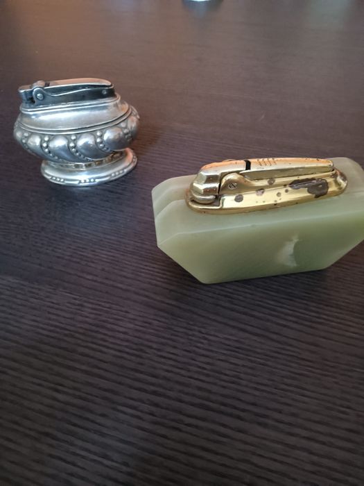 2 isqueiro de mesa ronson 1 a gás e outro a gasolina