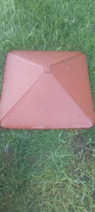 Daszek ceramiczny na słupek ogrodzeniowy