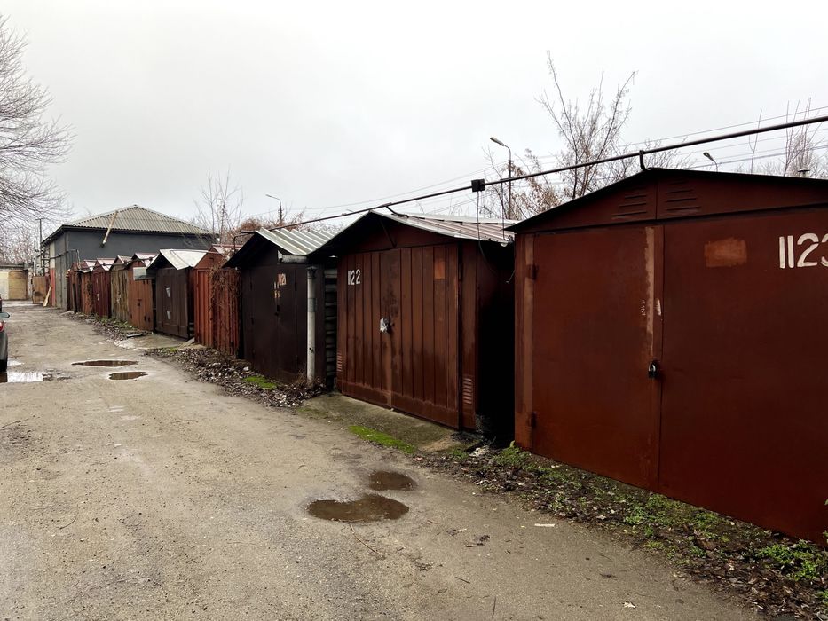 Продається металевий гараж із підвалом загальною площею 41,8 м².