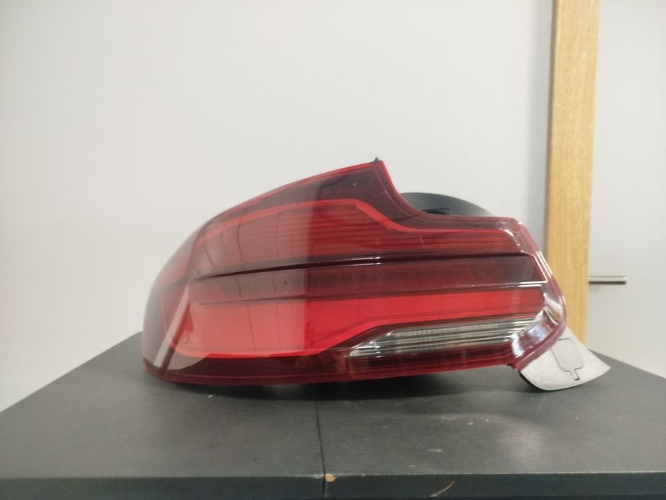 Farolim Esquerdo BMW M2  (F87 / F22 / F23)