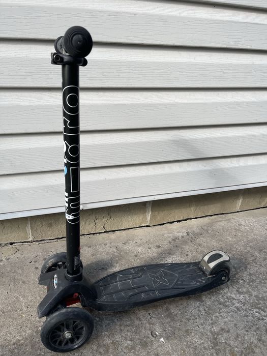 Самокат Micro Maxi Deluxe 5 - 12 років Швейцарія розкладний