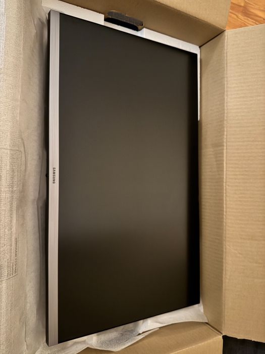 Monitor Samsung U28R550UQU – 28” 4K UHD IPS FreeSync