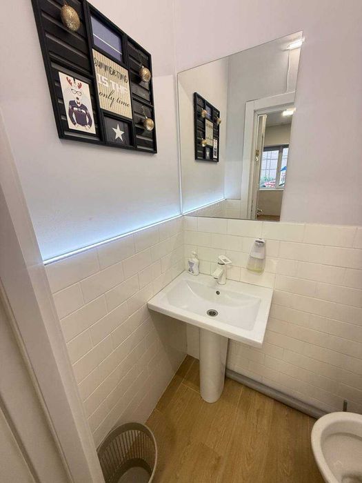 Продаж комерційного приміщення 76 кв.м. в р-ні Поділля - Слов'янка.