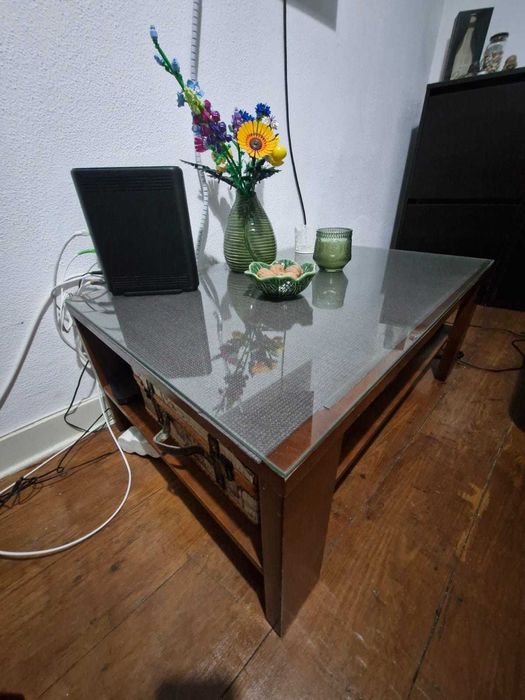 Mesa de centro madeira e vidro
