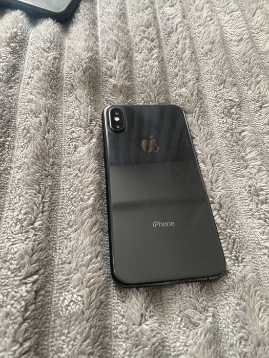 Продам iPhone XS